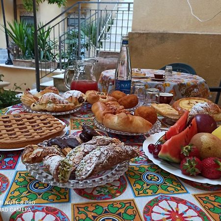 B&B Il Melograno Antico Con Terrazza E Giardino Агридженто Экстерьер фото