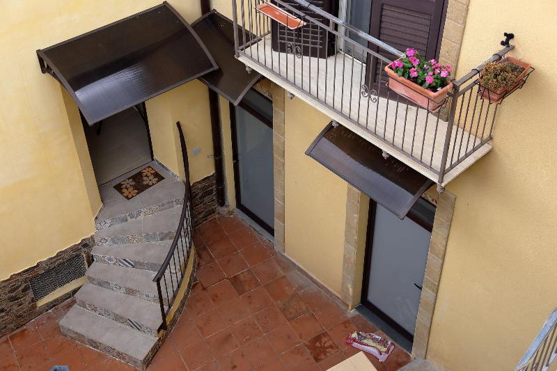 B&B Il Melograno Antico Con Terrazza E Giardino Агридженто Экстерьер фото